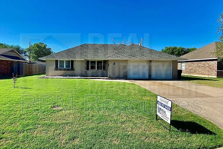 3024 SW 66th St — Photo 3