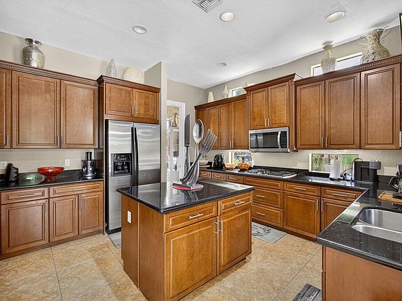 4th image of 3501 Collonade Dr