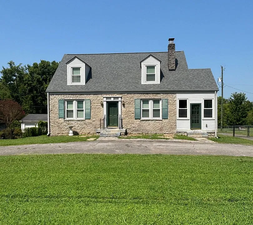 104 Fairway Dr