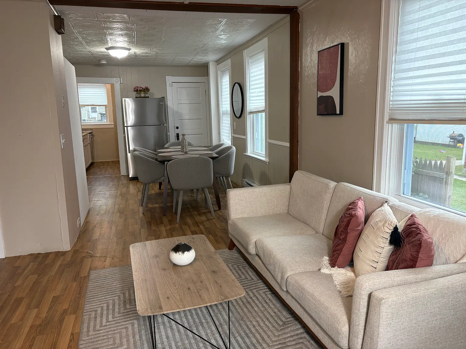 2 bed, 1000 sqft, $2,700 — Photo 1