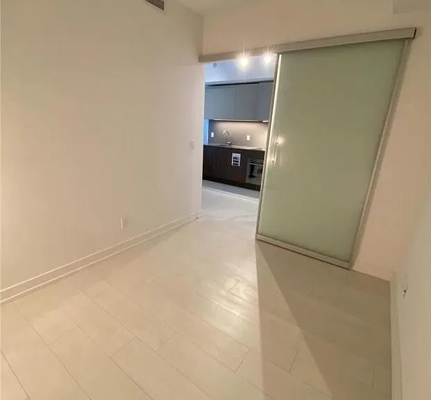 19 Western Battery Rd #Penthouse 20 — Photo 12