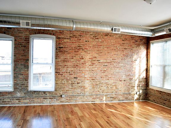 2nd image of 2027 W North Ave #2
