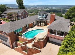 312 N Crest Rd, Chattanooga, TN 37404