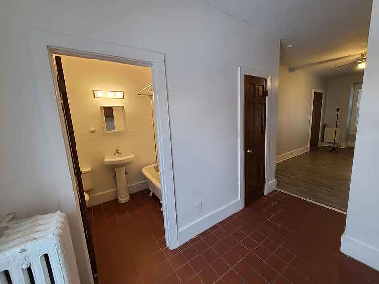 593 Park Ave — Photo 15