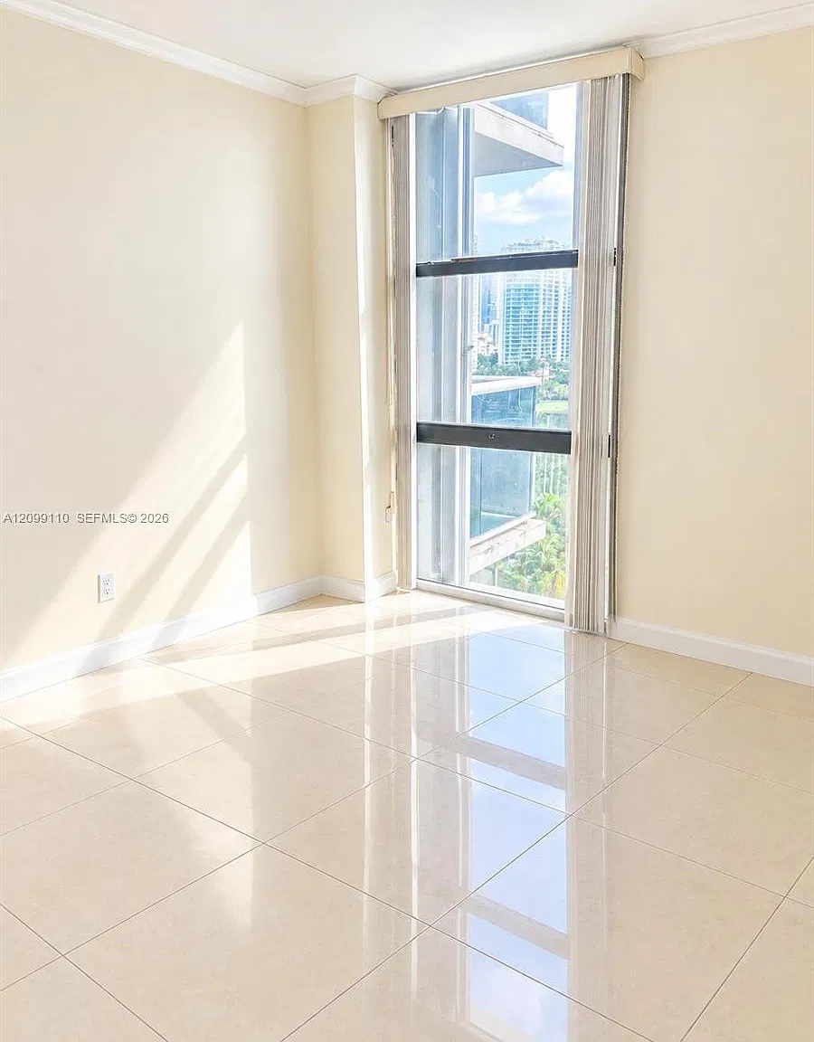 Aventura Eldorado Condo — Photo 4