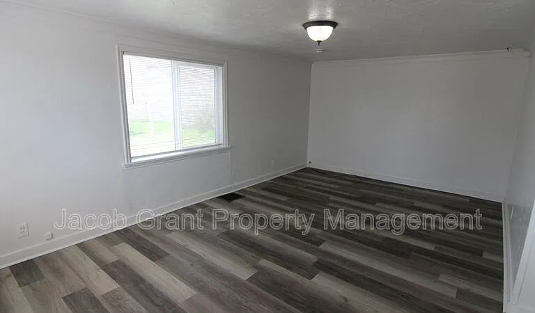 1282 Highland Dr #2 — Photo 3