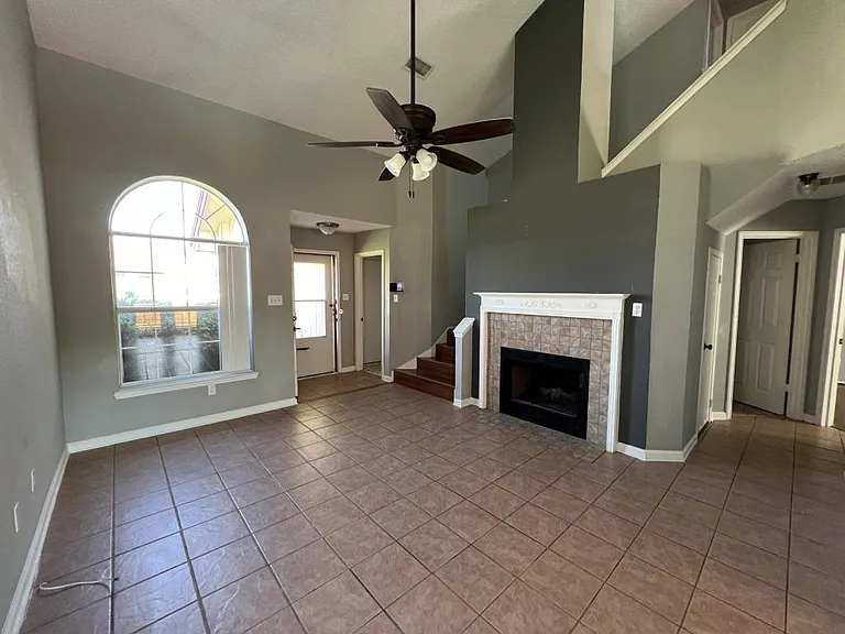 2302 Tracey Ann Ln — Photo 5