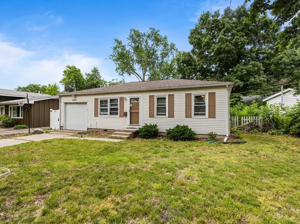 1303 Eastern Dr, Urbana, IL 61801