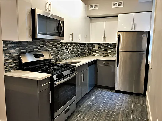 Rented by Bruma Realty LLC | media 7