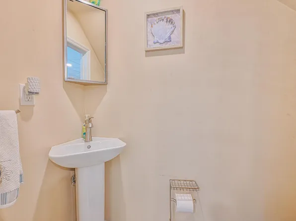 20 West 18th Road image 12 of 34