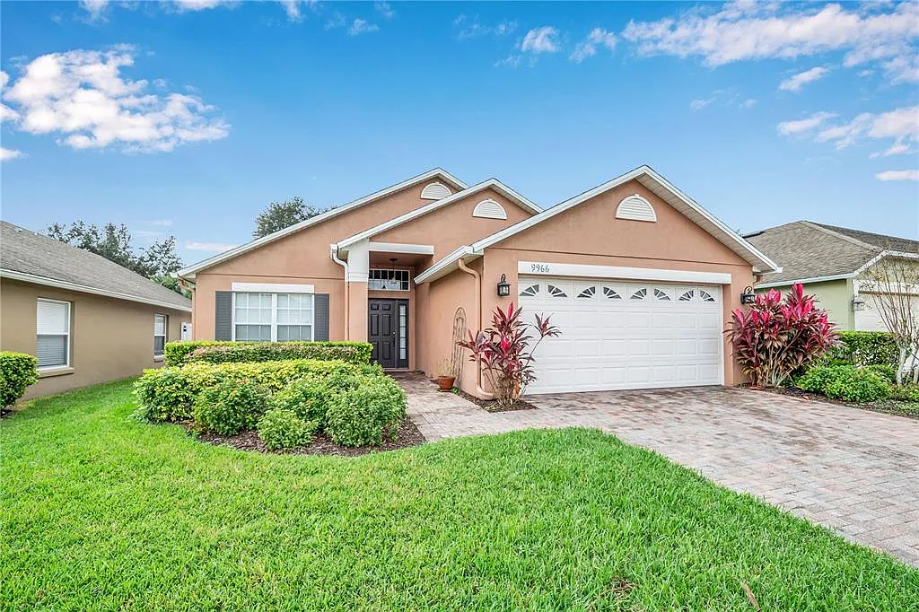 3 bed, 2.0 bath, 1583 sqft, $2,950 — Photo 2