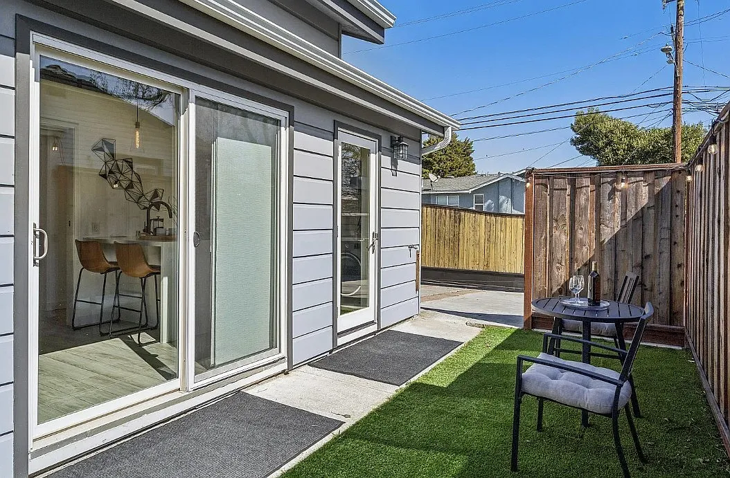 1 bed, 312 sqft, $2,500 — Photo 3