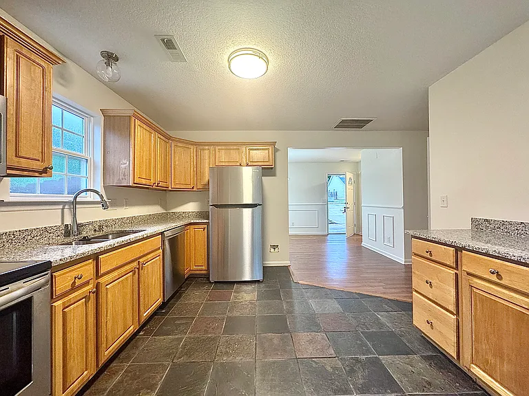 413 Braden Ct — Photo 8