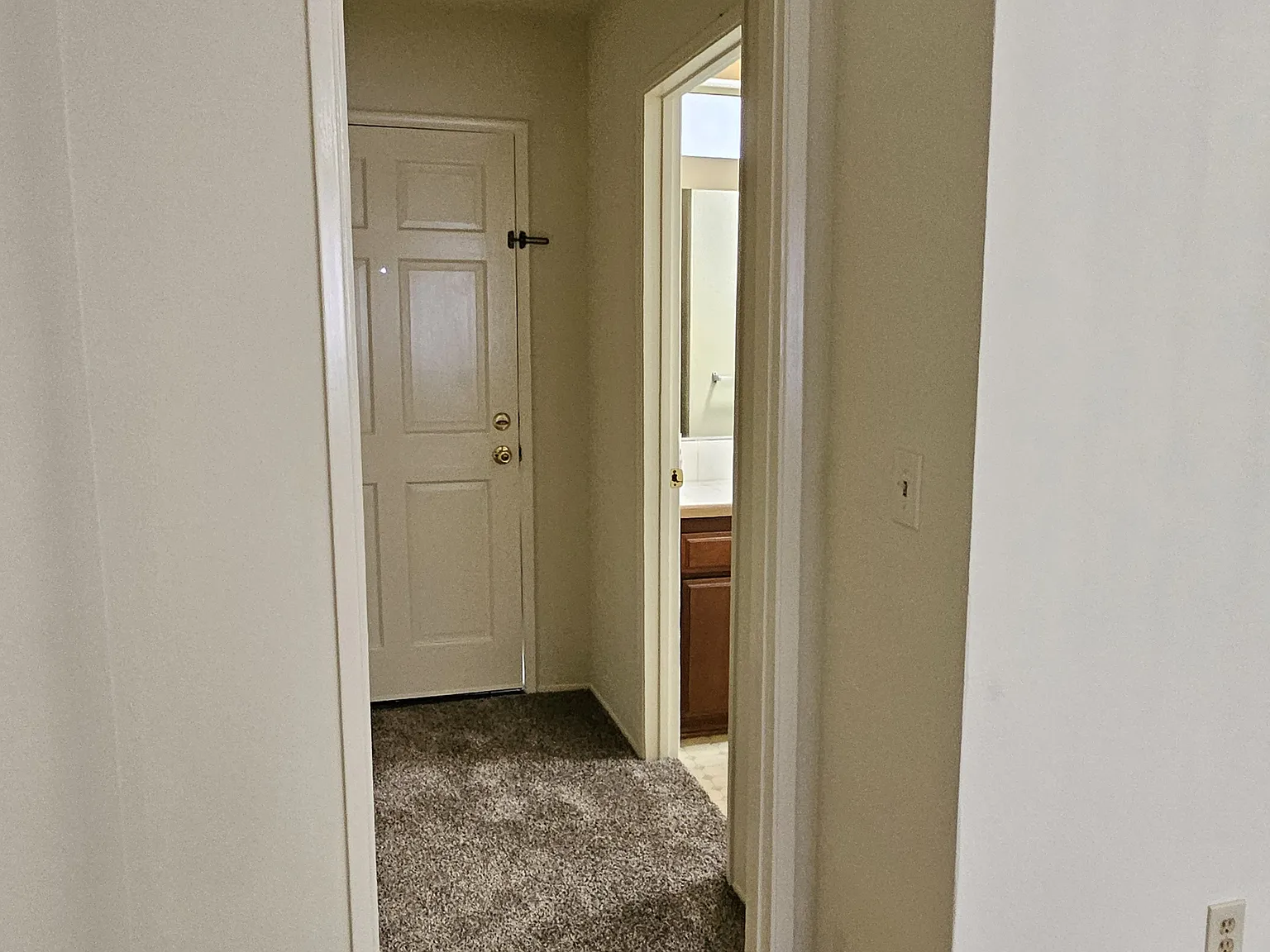 Studio, 450 sqft, $1,600 — Photo 4