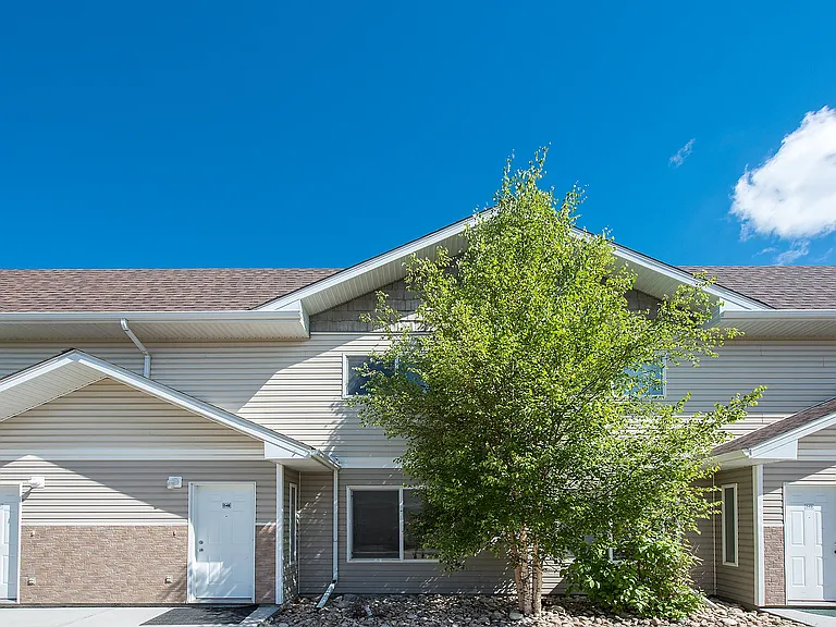 100 Jordan Pkwy — Photo 9