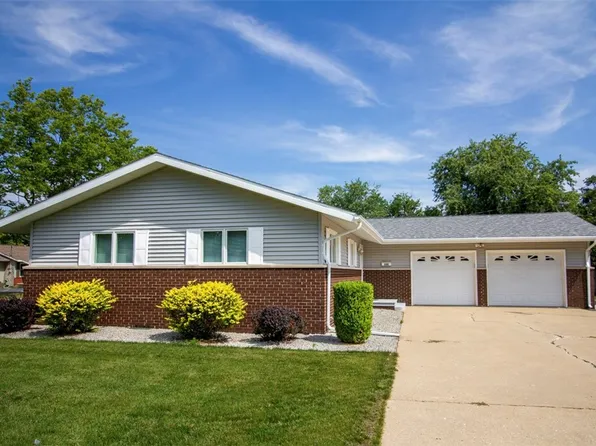 200 E Jackson Ave, Casey, IL 62420