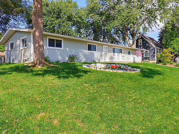 2nd image of 1224 Mackinac AVENUE