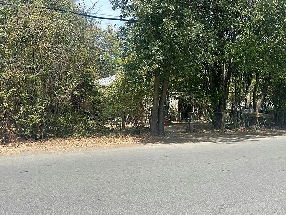 3rd image of 3140 Pioneer Ln