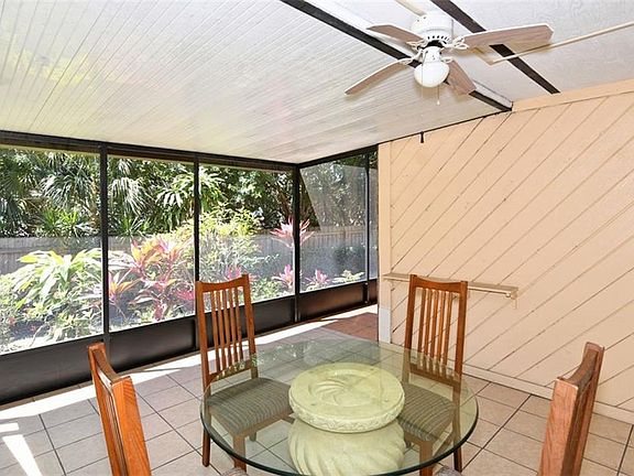 4th image of 7947 Pinegrove Ct