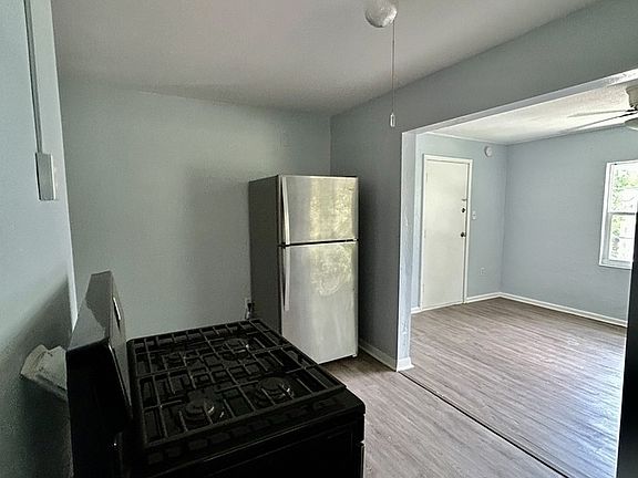 5th image of 801 Grove St N #6