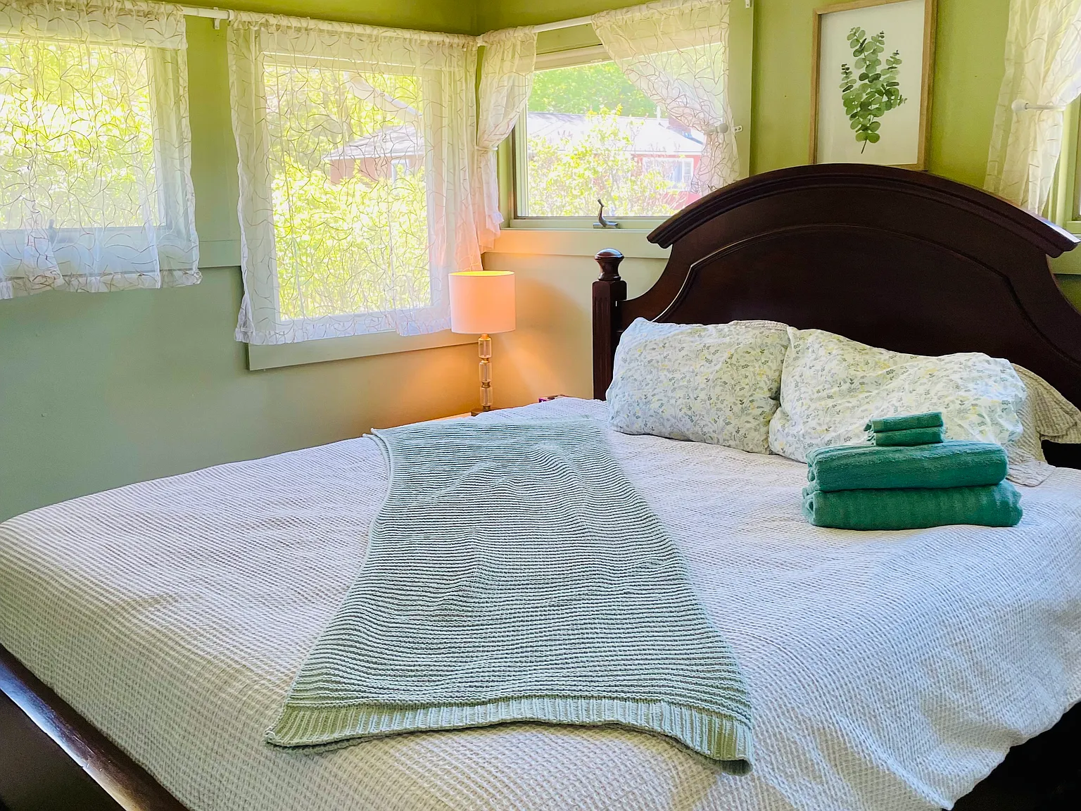 3 bed, 1225 sqft, $2,500 — Photo 4