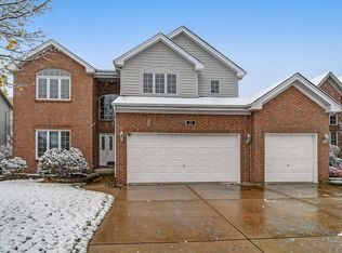113 E 56th St, Westmont, IL