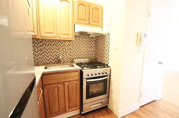 Rented by Douglas Elliman | media 13