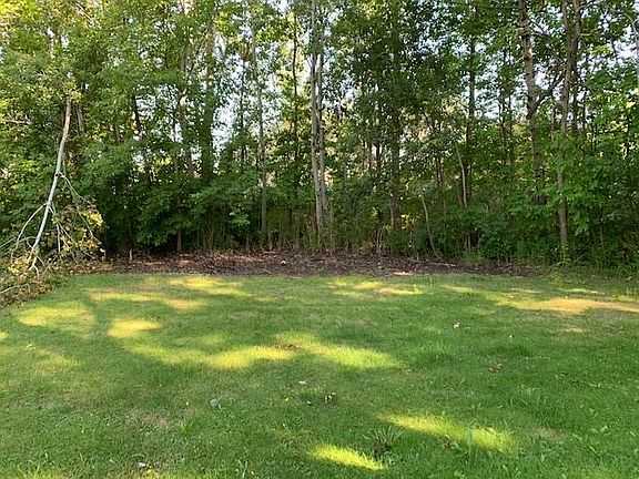 5th image of 30 Randall Dr