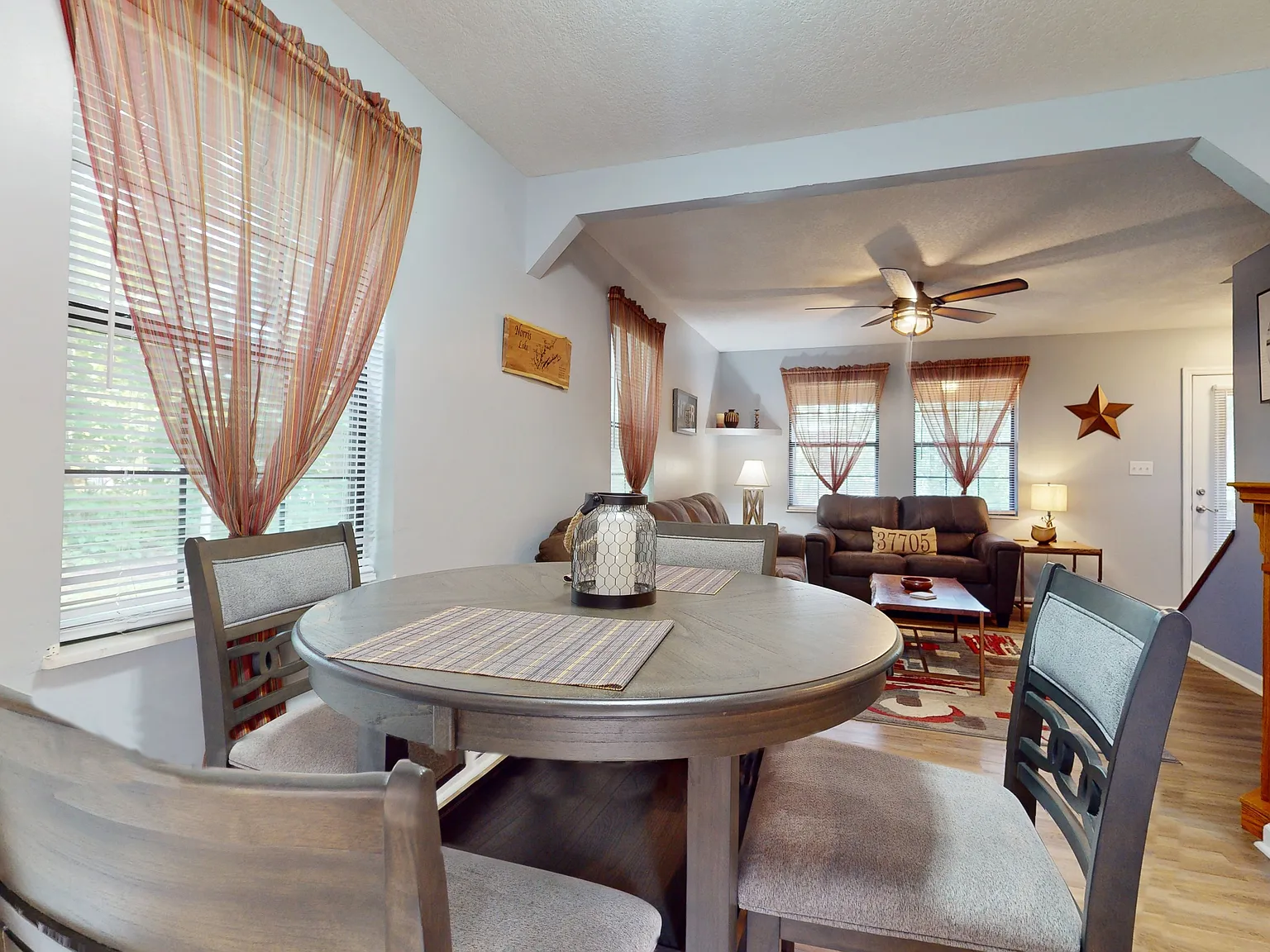 247 Lakeview Ln — Photo 4