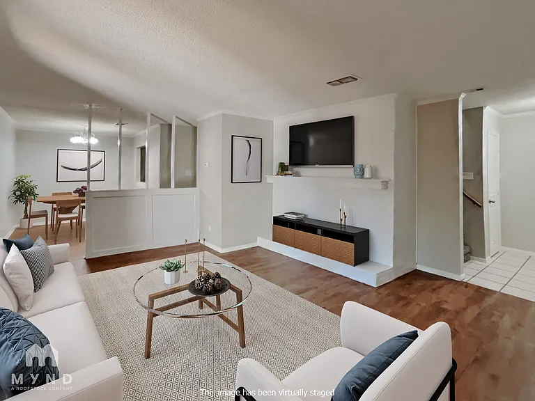 Del Estrado Townhomes — Photo 7