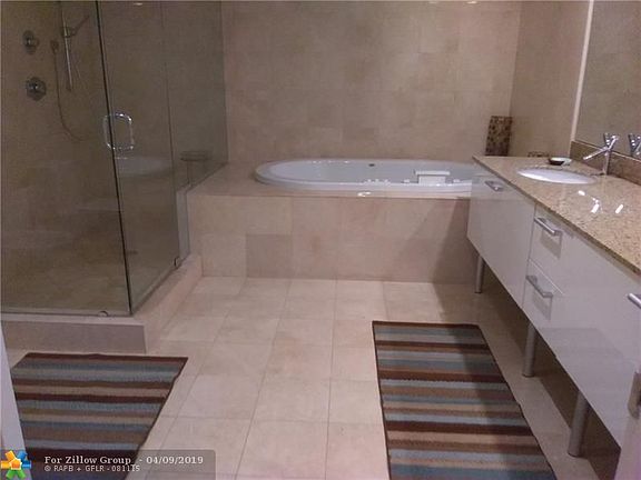 5th image of 17201 Collins Ave APT 1003