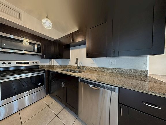 5th image of 1121 N Saturn Ave