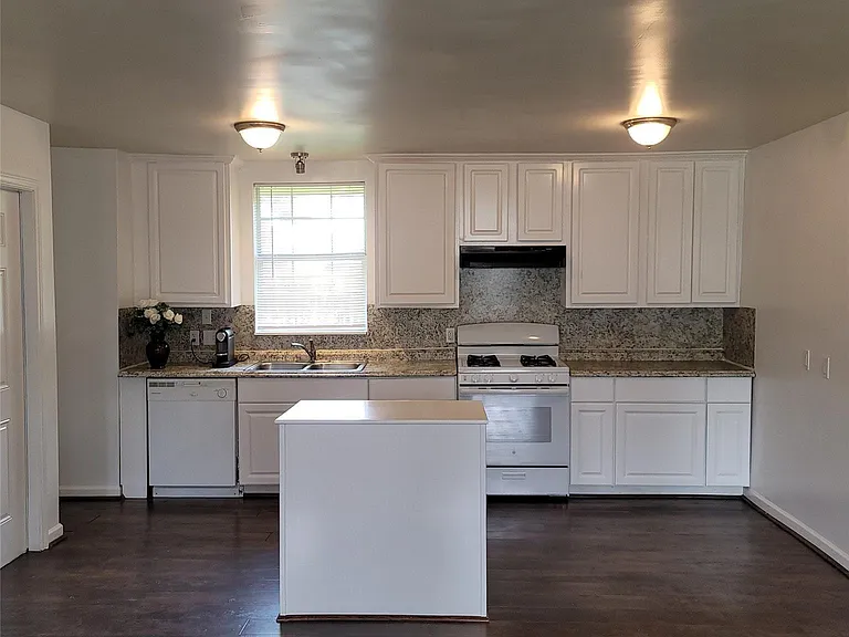 5103 Willow Glen Dr — Photo 12