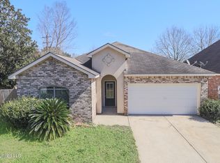 10395 English Manor Dr, Gulfport, MS 39503