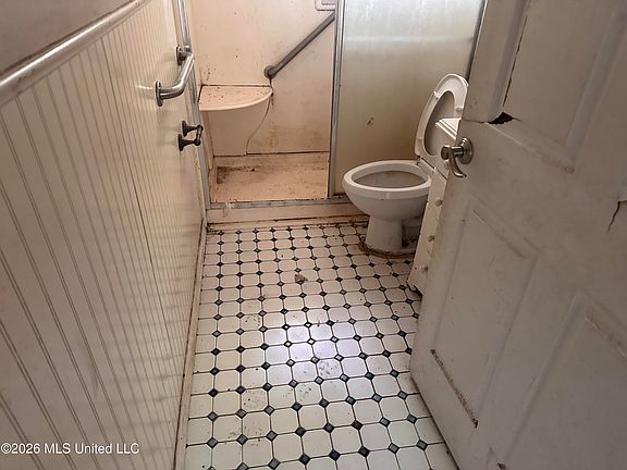 5th image of 4603 New Hope Ave