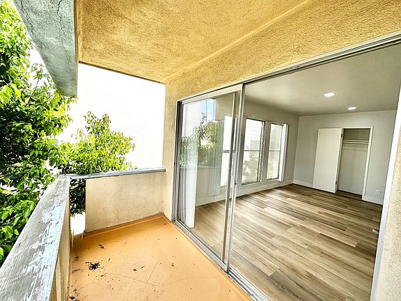 5th image of 926 4th St #10