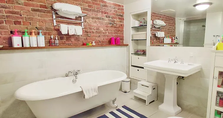 Rented by Costa Properties Group LLC | media 12