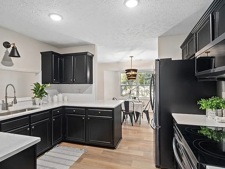 7028 Calamar Dr — Photo 10