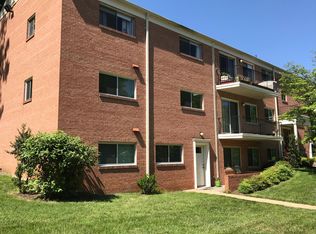 10650 Weymouth St APT 101, Bethesda, MD 20814