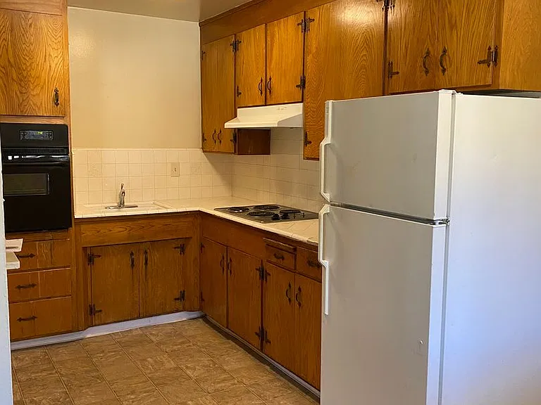 165 E Reed St — Photo 4