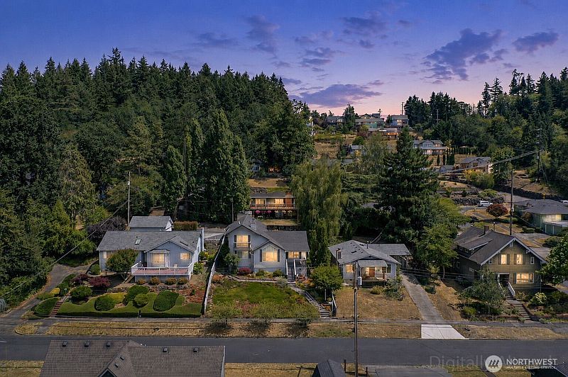 2nd image of 38 SE Washington Avenue