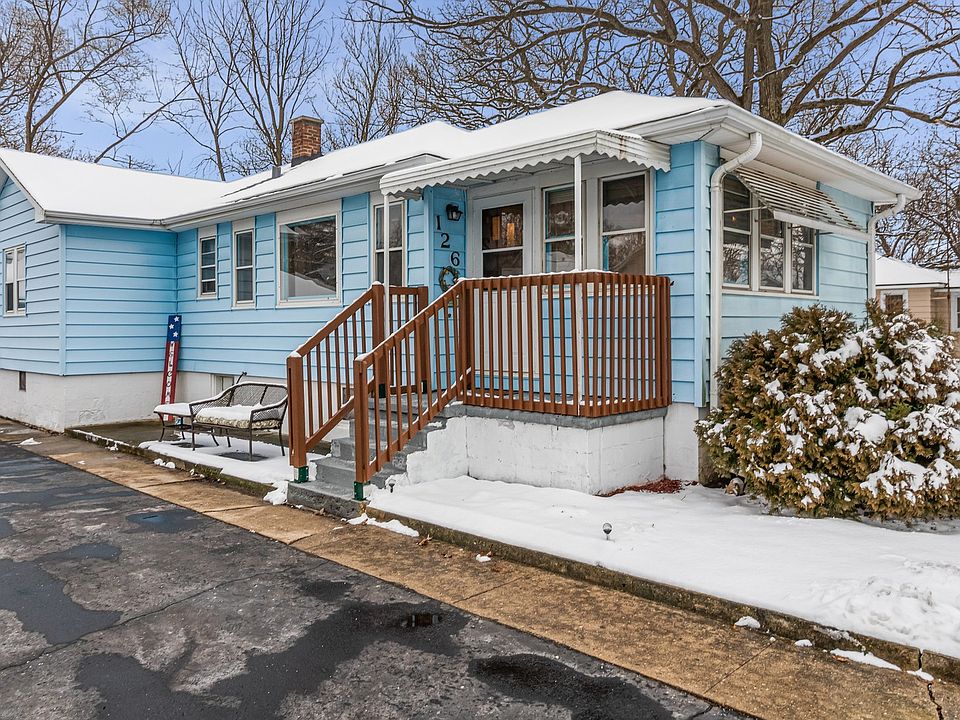 1st image of 126 Picnic St