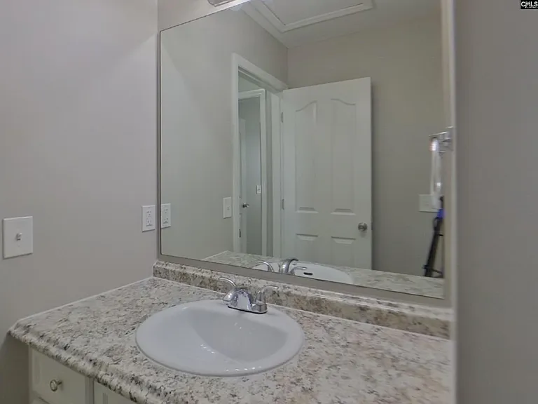 337 Montclaire Ln — Photo 14