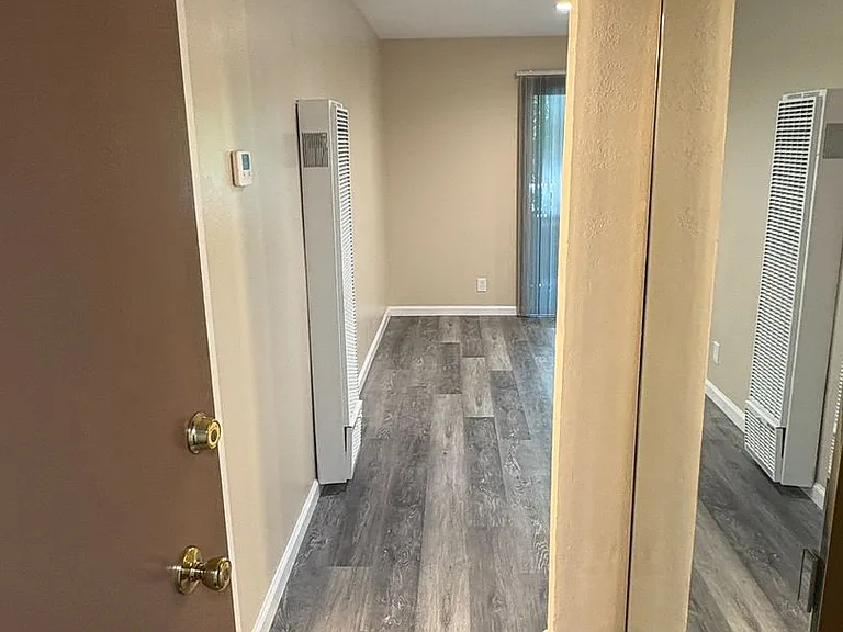 Stanford Garden Apartments — Photo 40