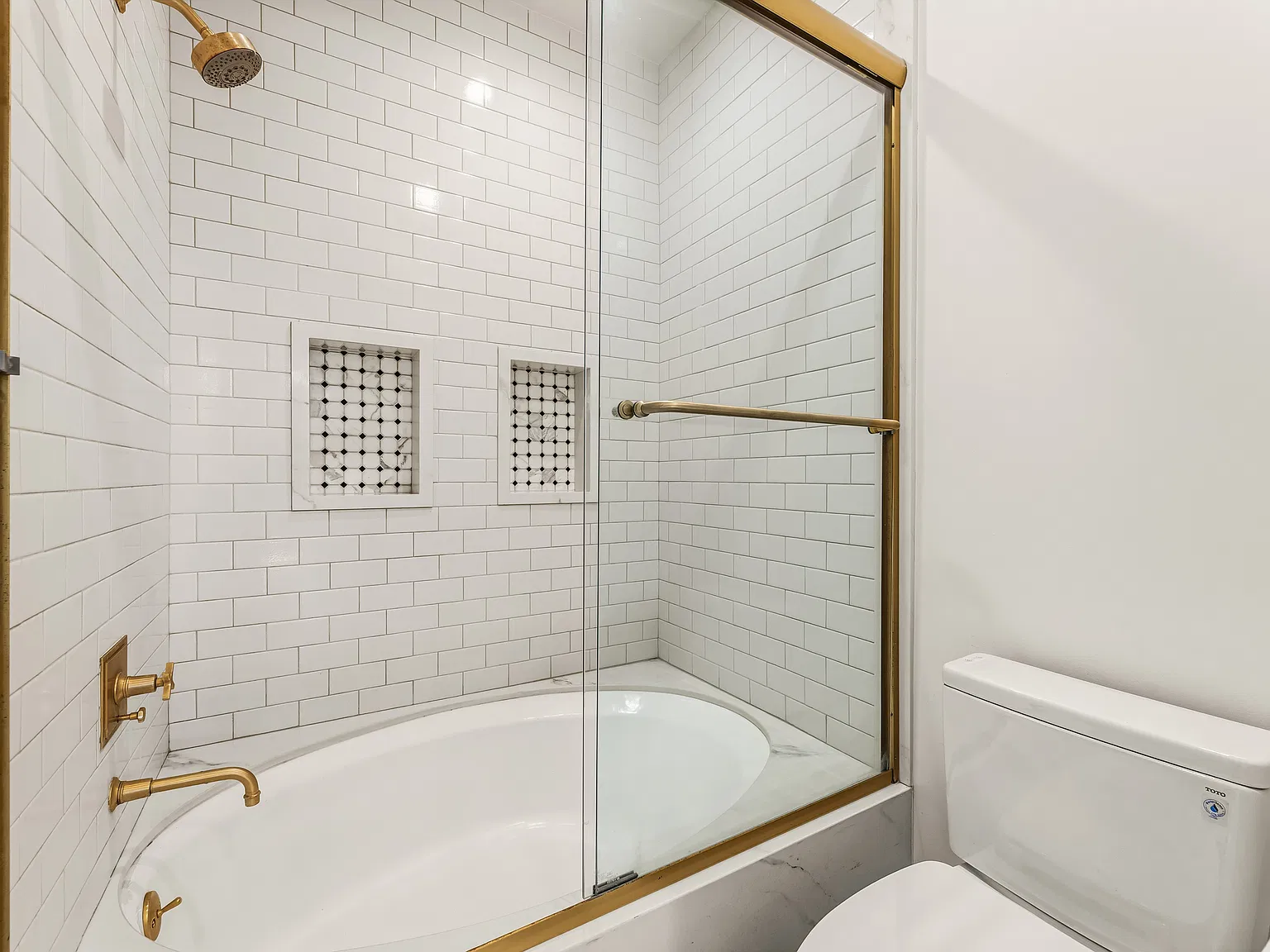 2 bed, 2.5 bath, 1502 sqft, $6,950 — Photo 3