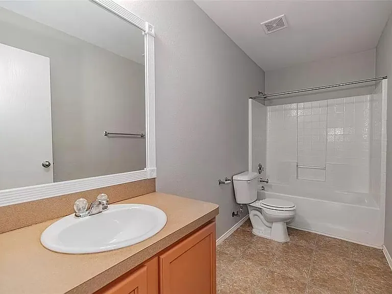 1208 Angelina Dr — Photo 17