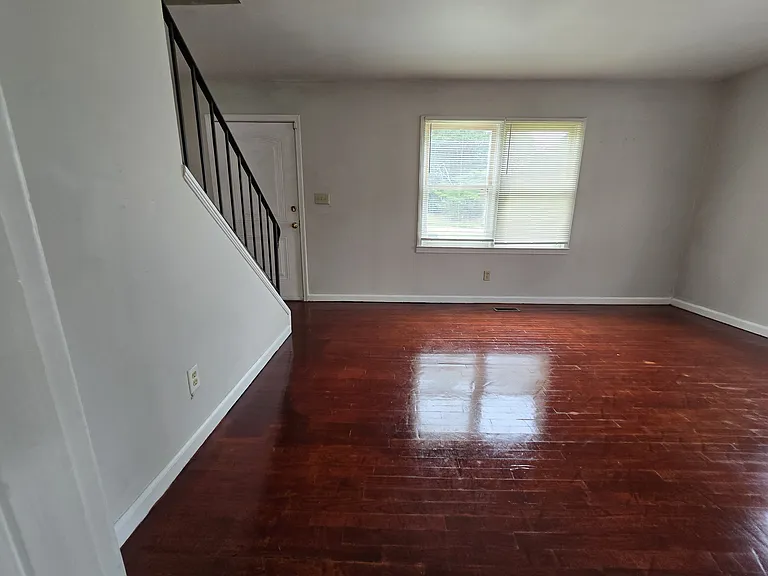3257 Ohara Dr N — Photo 4
