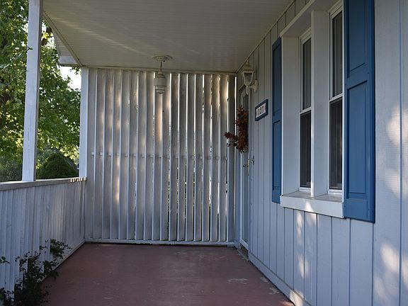 4th image of 327 Washington Blvd