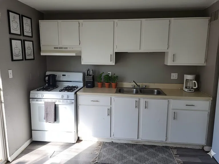 1679 Smith Rd — Photo 2