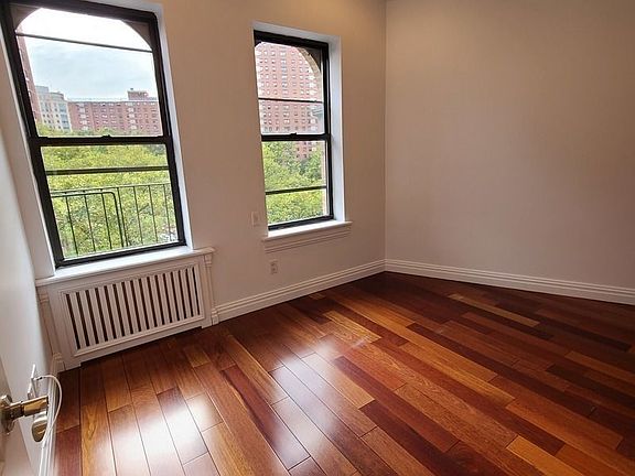 2nd image of 423 W 125th St #20